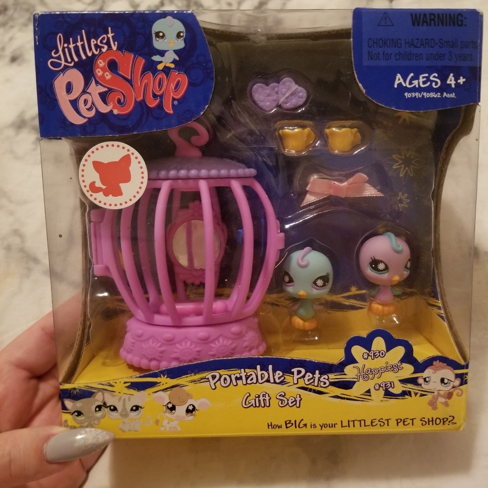 NWT- Littlest Pet Shop- Portable Pets